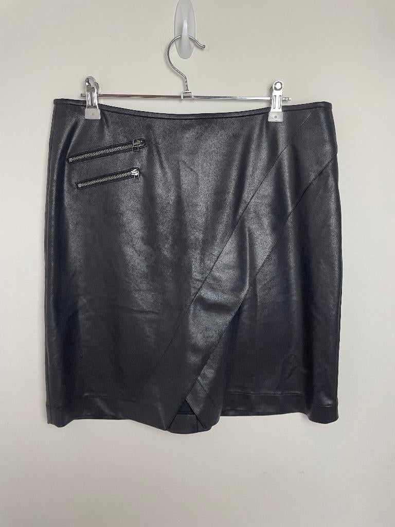 Eva Kayan vegan leather look mini skirt rok ritsen 40 split, Maat 38/40 (M), Contact@evakayan.fr, Zwart, Nieuw