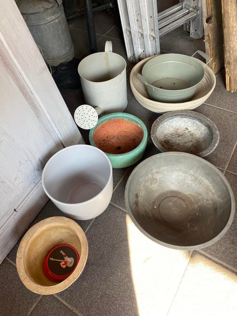 Bliempotten, Rond, Ophalen of Verzenden, Zo goed als nieuw, Aardewerk