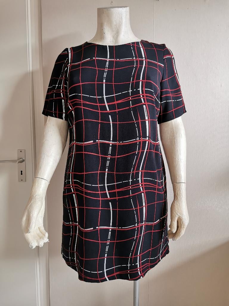 251..... zgan jurk  maat 44, Ophalen of Verzenden, Zo goed als nieuw, Zwart, Jurk