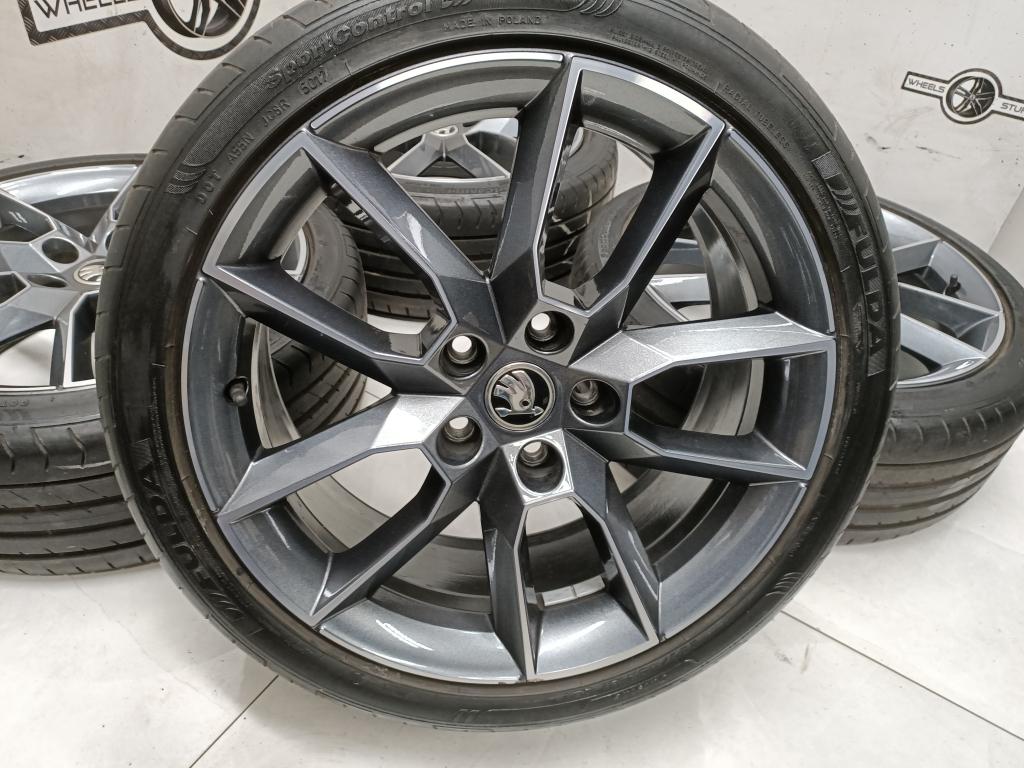 Skoda Octavia RS Gemini lichtmetaal velgen 18"inch 5x112, Auto-onderdelen, Banden en Velgen, Niet ingevuld, Niet ingevuld, Niet ingevuld