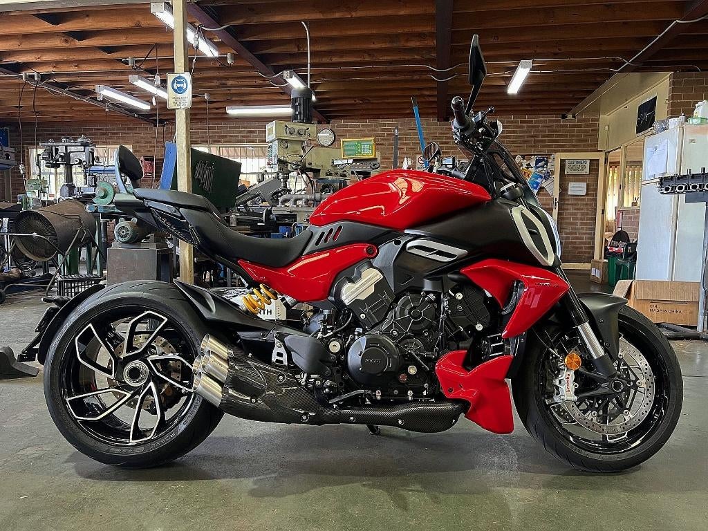 vervangingsuitlaat ducati diavel v4, Ophalen, 4 cilinders, Meer dan 35 kW