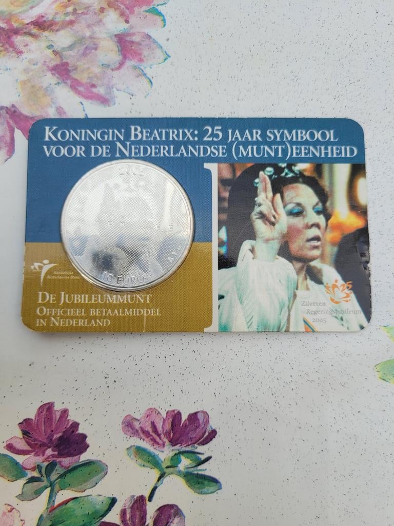 zilver 10 euro munt in display, Postzegels en Munten, Munten | Nederland, Ophalen of Verzenden, Koningin Beatrix, Euro's, Zilver