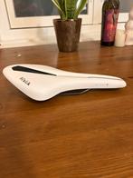 Fizik Arione R3 Open racefietszadel, Fietsen en Brommers, Fietsonderdelen, Ophalen of Verzenden, Gebruikt, Racefiets, Zadel