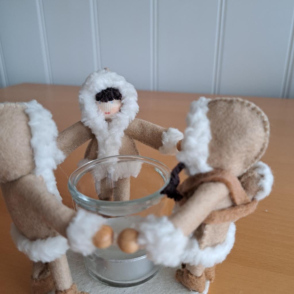 Vilten Eskimo-lichtje, Ophalen of Verzenden, Zo goed als nieuw, Figuurtje(s), Wolvilt