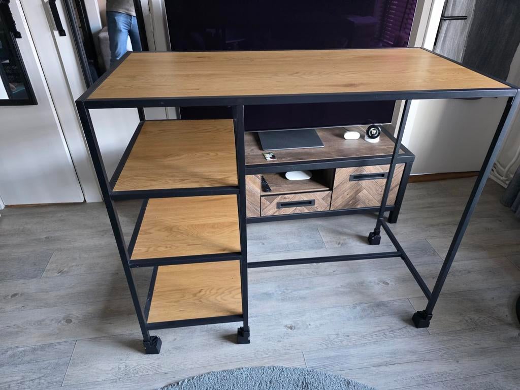 Industriële Bartafel met Opbergruimte, Ophalen