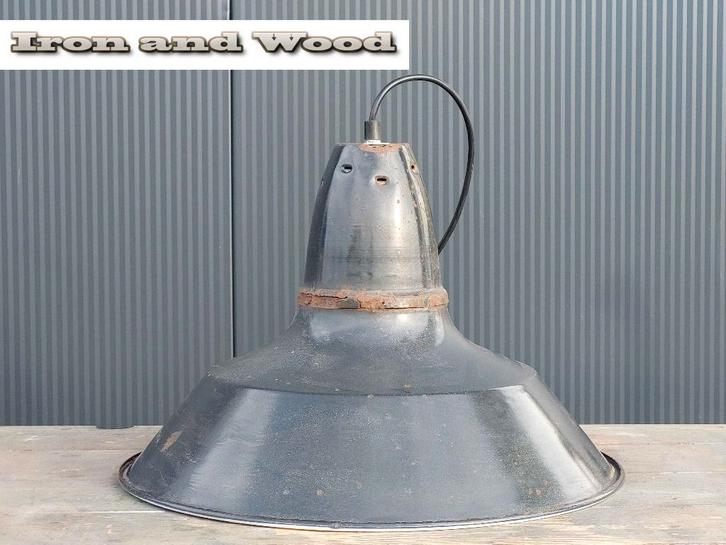 Oude zwarte Franse emaille lamp - hanglamp H28 D44, Huis en Inrichting, Lampen | Hanglampen, Gebruikt, Minder dan 50 cm, Metaal