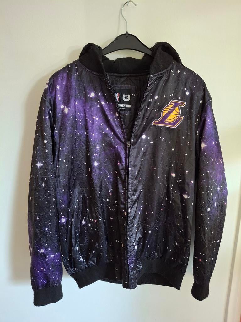 Vintage NBA Lakers jas met capuchon, maat L, Ophalen of Verzenden, Zo goed als nieuw, Zwart