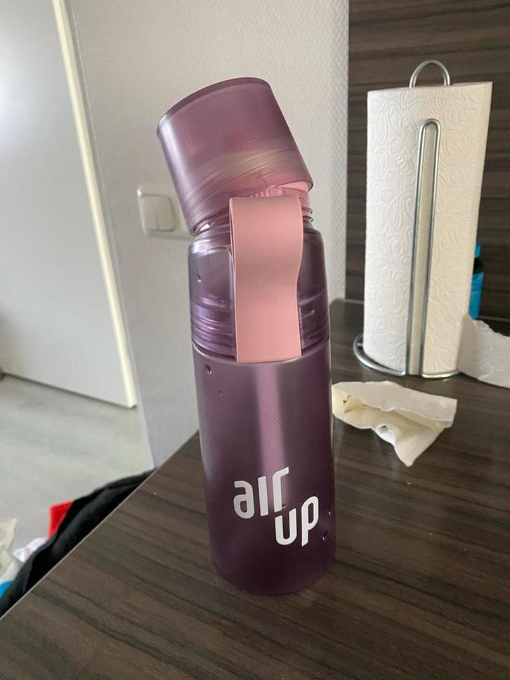 Air Up drinkfles paars met roze bandje, Sport en Fitness, Bidons, Zo goed als nieuw, Ophalen