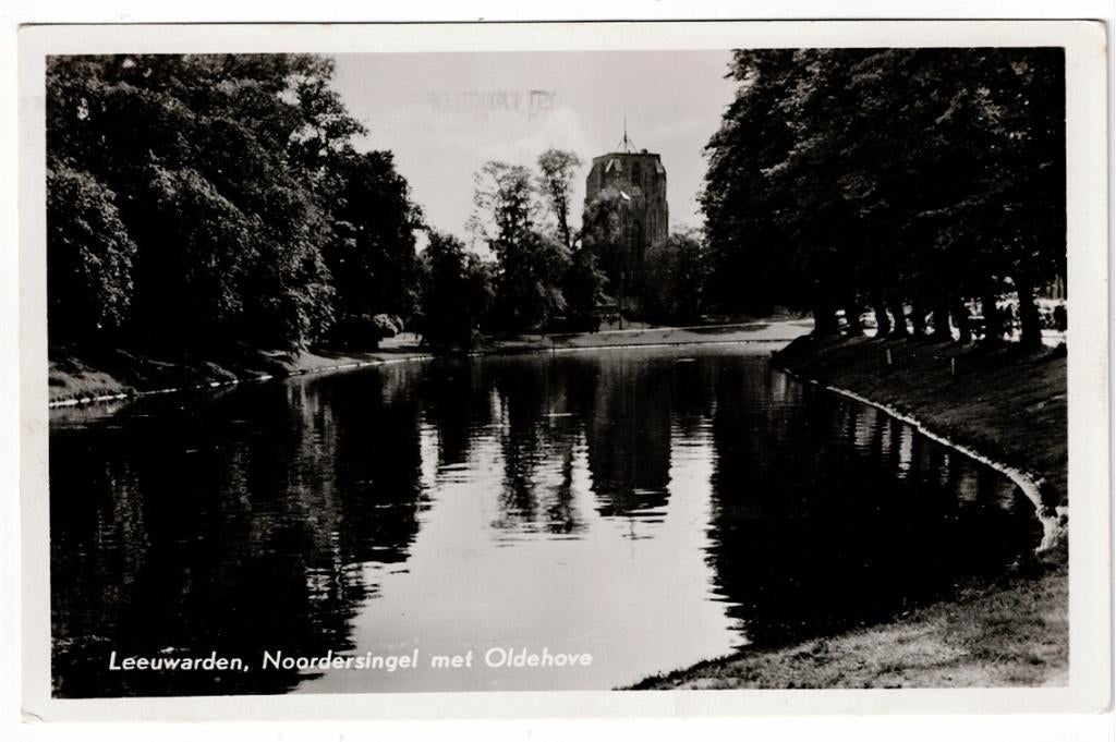 Leeuwarden 1957. De Noordersingel met de Oldehove., Ophalen of Verzenden, 1940 tot 1960, Gelopen, Friesland