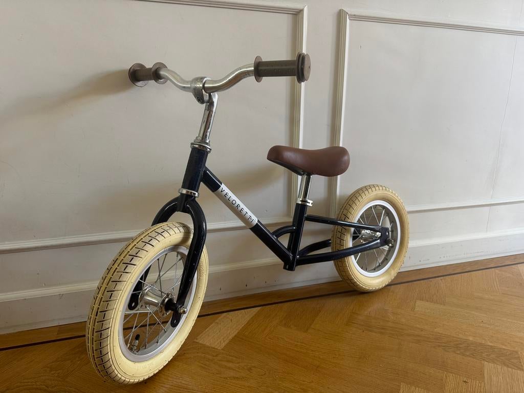 Veloretti Mini Loopfiets - Blauw met bruin zadel, Fietsen en Brommers, Fietsen | Kinderfietsjes, Ophalen of Verzenden, Gebruikt