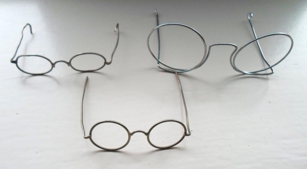 3 metalen poppenbrilletjes., Ophalen of Verzenden, Zo goed als nieuw, Accessoires