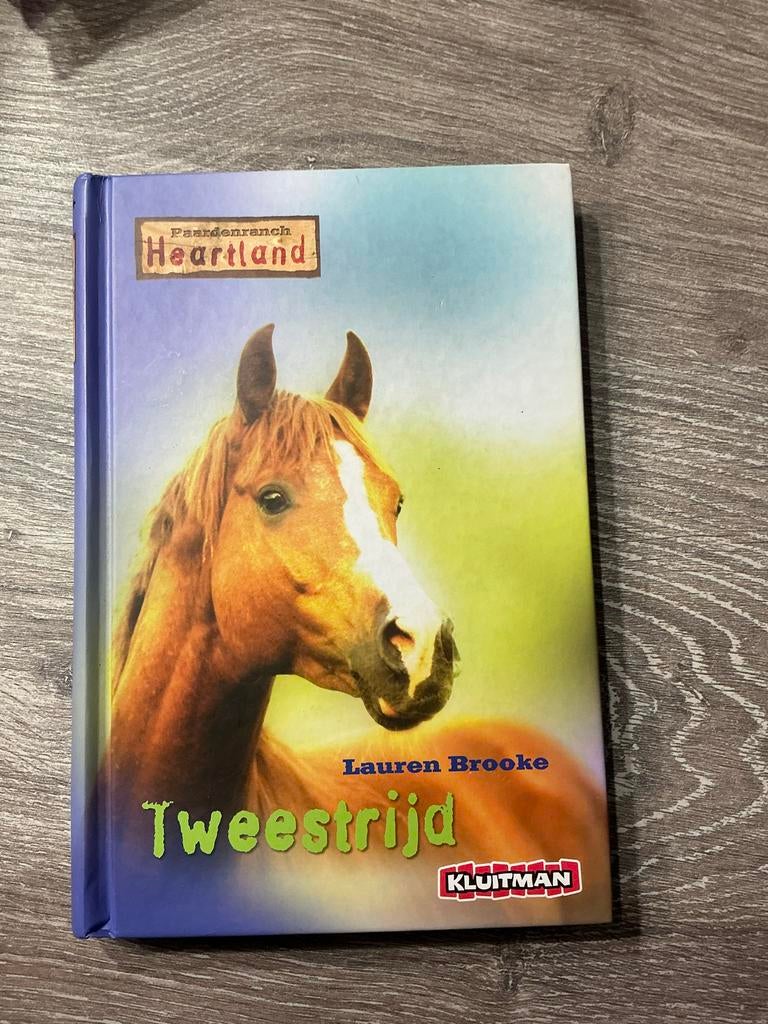 Heartland: Tweestrijd - Lauren Brooke (Paardenboek), Boeken, Ophalen of Verzenden, Gelezen