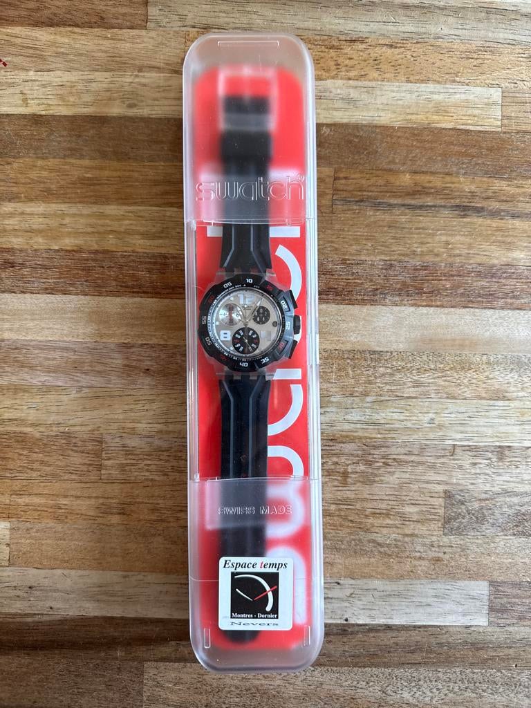 Swatch horloge nieuw in doos met duikersring en datum, Sieraden, Tassen en Uiterlijk, Kunststof, Polshorloge, Swatch, Nieuw