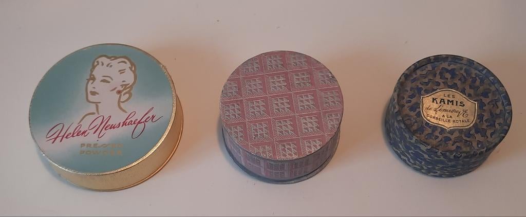 Oude Poederdozen, Verzenden, Handen en Nagels