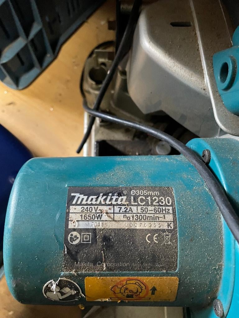 metaalafkortzaag Makita, Doe-het-zelf en Verbouw, Gereedschap | Zaagmachines, Gebruikt, Ophalen of Verzenden, Makita, Afkortzaag