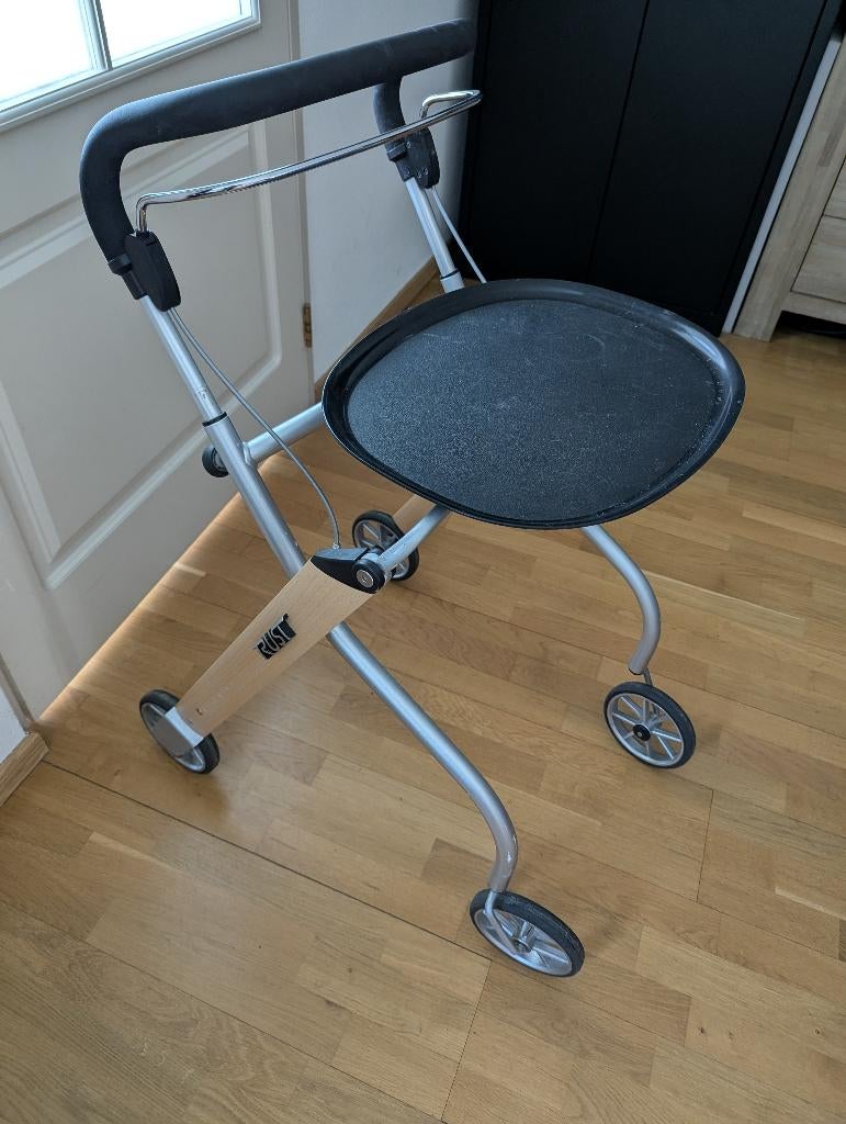 rollator voor binnen, Ophalen, Opvouwbaar, Zo goed als nieuw