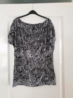 Zwart met wit gebloemd t-shirt maat S Flame, Flame, Zwart, Ophalen of Verzenden, Zo goed als nieuw