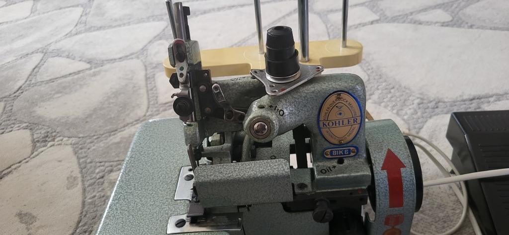 Mooie complete industriële lockmachine Kohler, Overige merken, Gebruikt, Ophalen of Verzenden, Lockmachine