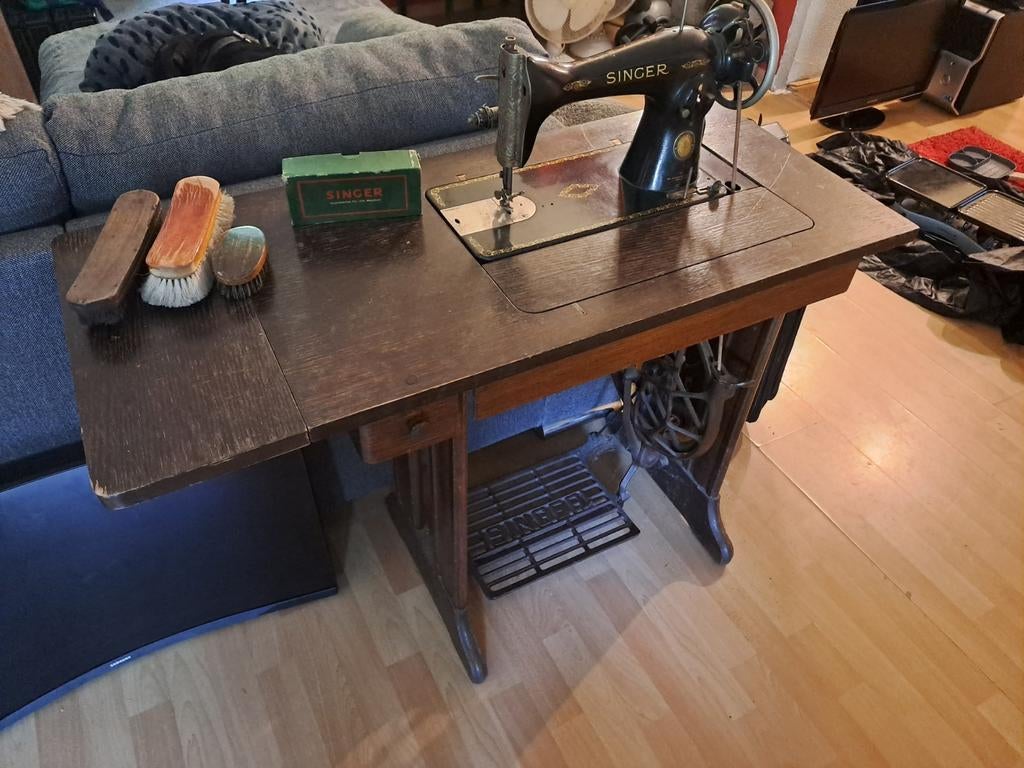 Antieke Singer Naaimachine met Tafel, Ophalen of Verzenden