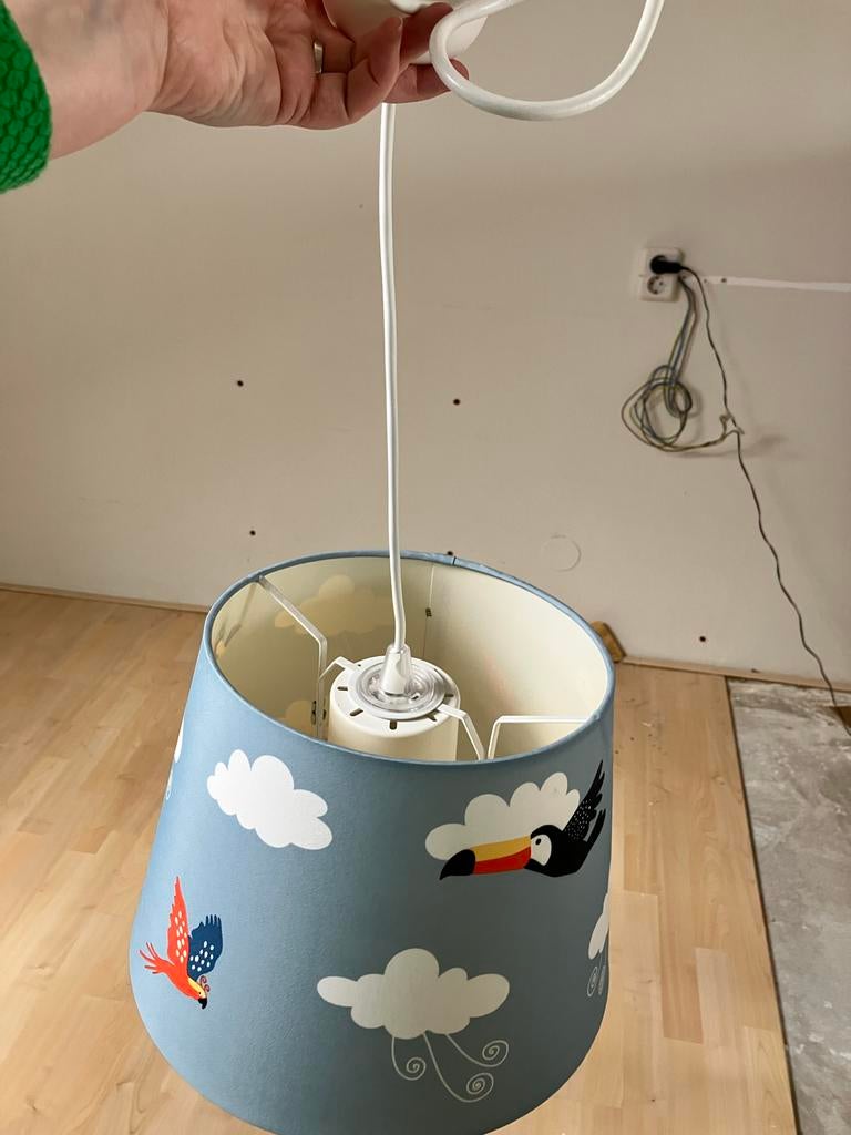 Ikea Kinderlamp met vogels en wolken, Ophalen, 25 tot 50 cm, Blauw, Rond