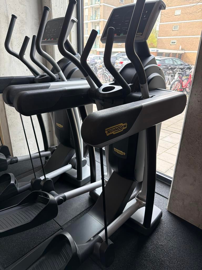 Technogym crosstrainer 2 stuks, Sport en Fitness, Ophalen, Gebruikt, Armen, Crosstrainer