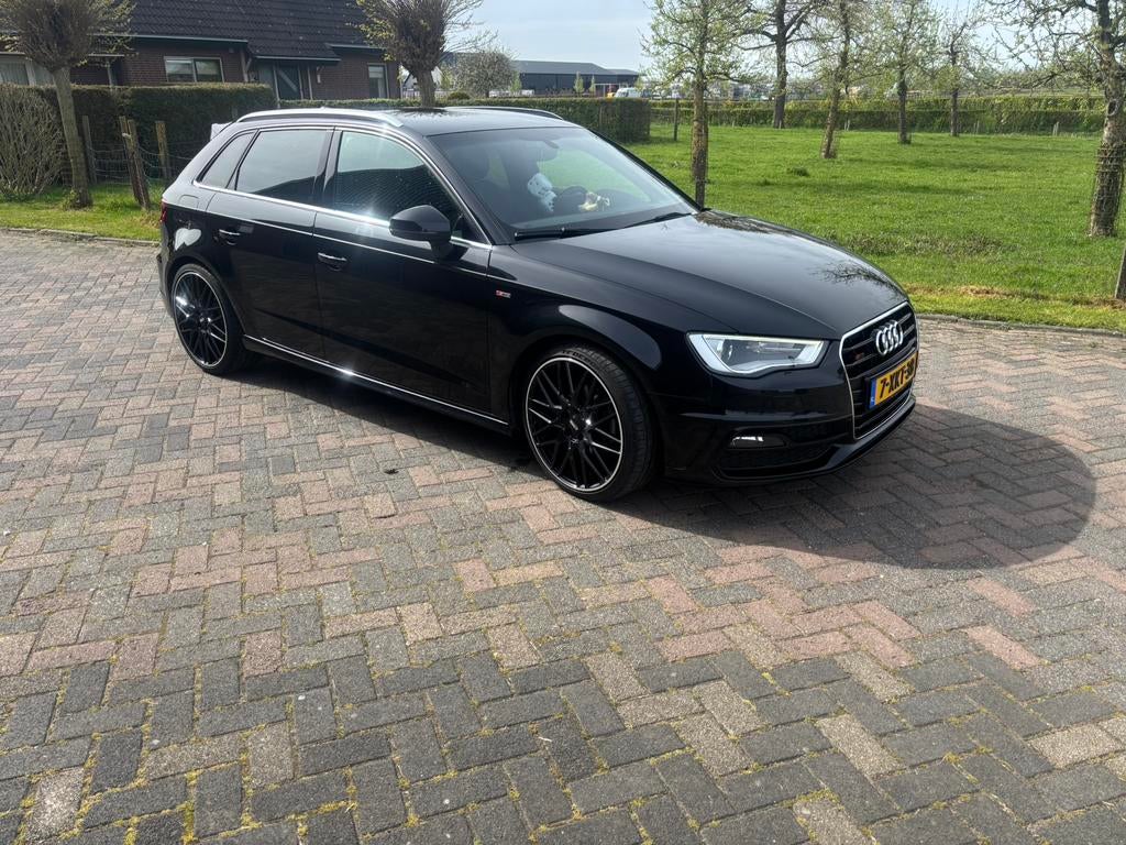 Audi A3 1.4 Tfsi COD Sportback 2014 Zwart, Auto's, Zwart, Leder en Stof, Zwart, Origineel Nederlands