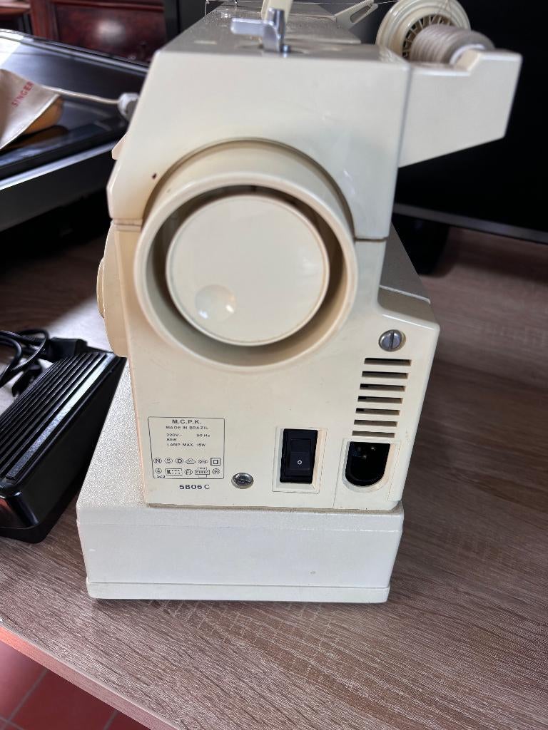 Singer Samba 50 Naaimachine Crème Metaal Kunststof, Ophalen of Verzenden, Gebruikt, Naaimachine, Singer