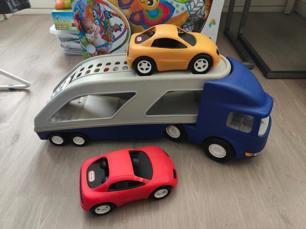 Little Tikes autotransporter met 2 auto's - Sterk speelgoed, Kinderen en Baby's, Ophalen of Verzenden, Gebruikt