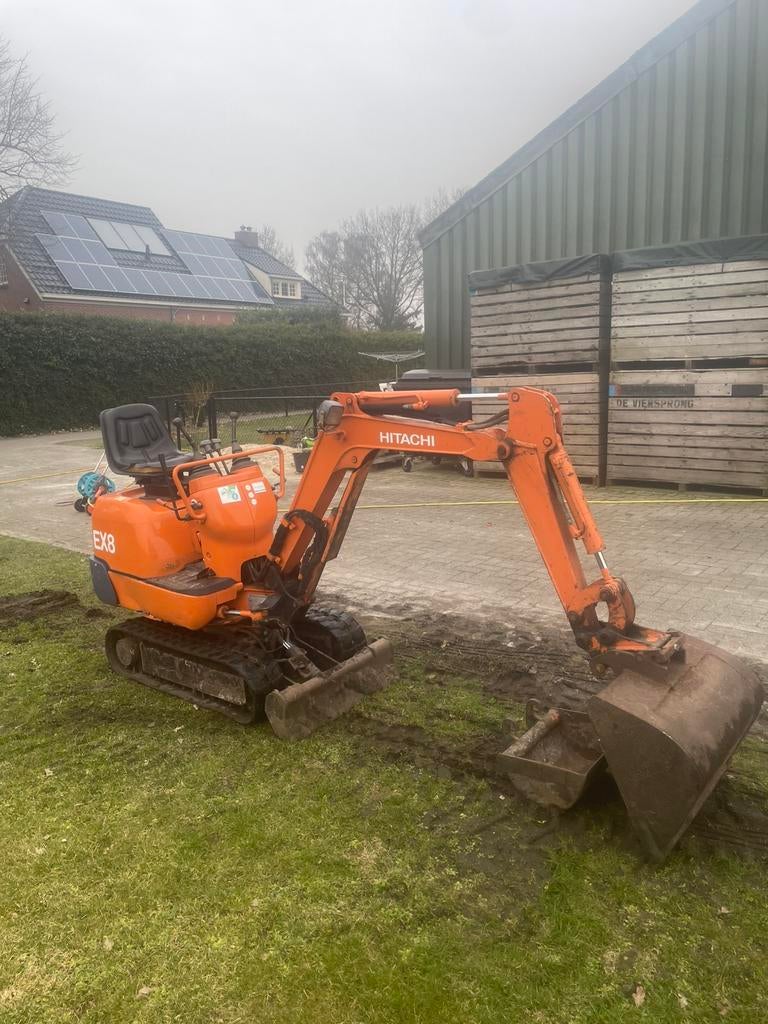 Te koop Hitachi EX8 minikraan, Zakelijke goederen, Machines en Bouw | Tuin, Park en Bosbouw, Ophalen, Hakselaar