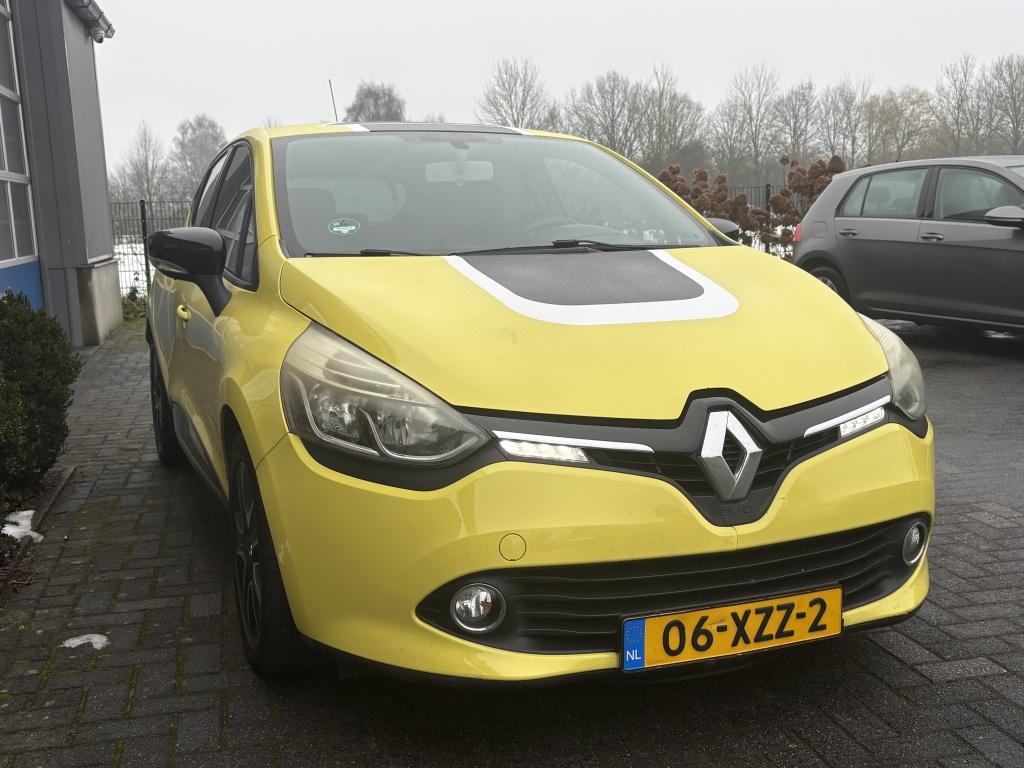 Renault Clio 0.9 TCe Dynamique PARK SENSOREN-NAVI-CRUISE, Origineel Nederlands, Handgeschakeld, 90 pk, Navigatiesysteem