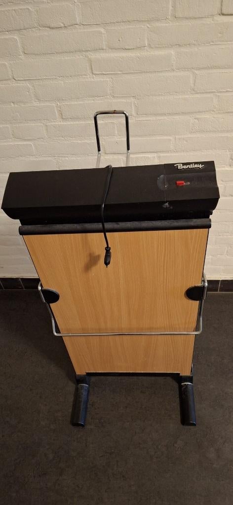 Mooie Bentley broekenpers tevens dressboy, Ophalen, Zo goed als nieuw