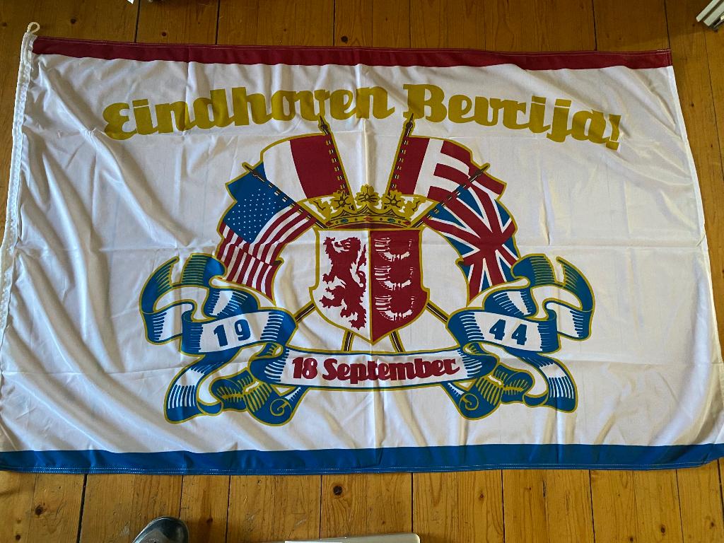 Vlag bevrijding, Ophalen of Verzenden, Zo goed als nieuw