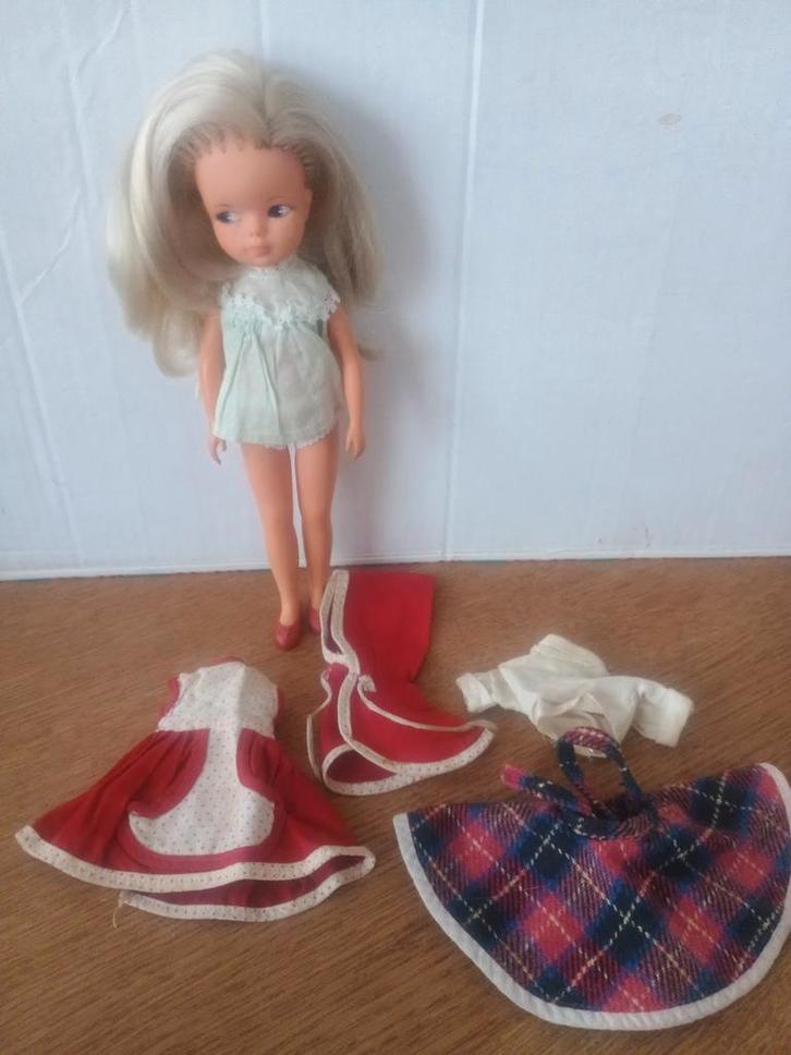 Zanini & Zambelli Milly popje met keding, Verzamelen, Poppen, Gebruikt, Pop, Ophalen of Verzenden