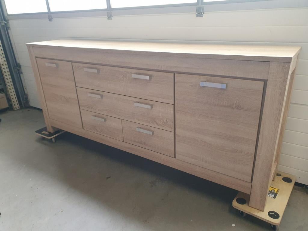 Stijlvol dressoir met veel opbergruimte, Huis en Inrichting, Kasten | Dressoirs, 150 tot 200 cm, Ophalen of Verzenden, Zo goed als nieuw