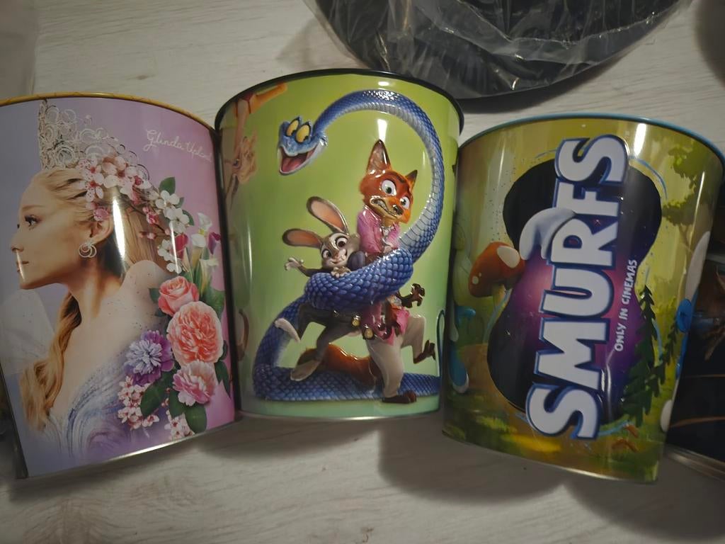 Popcorn buckets. Jurrasic park avatar, Verzamelen, Disney, Ophalen of Verzenden, Overige figuren, Nieuw, Beeldje of Figuurtje