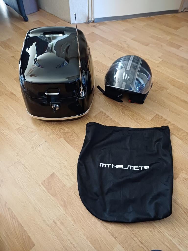 TE KOOP MOOI SCOOTER KOFFER MET ANTENNE EN HELM, Ophalen of Verzenden