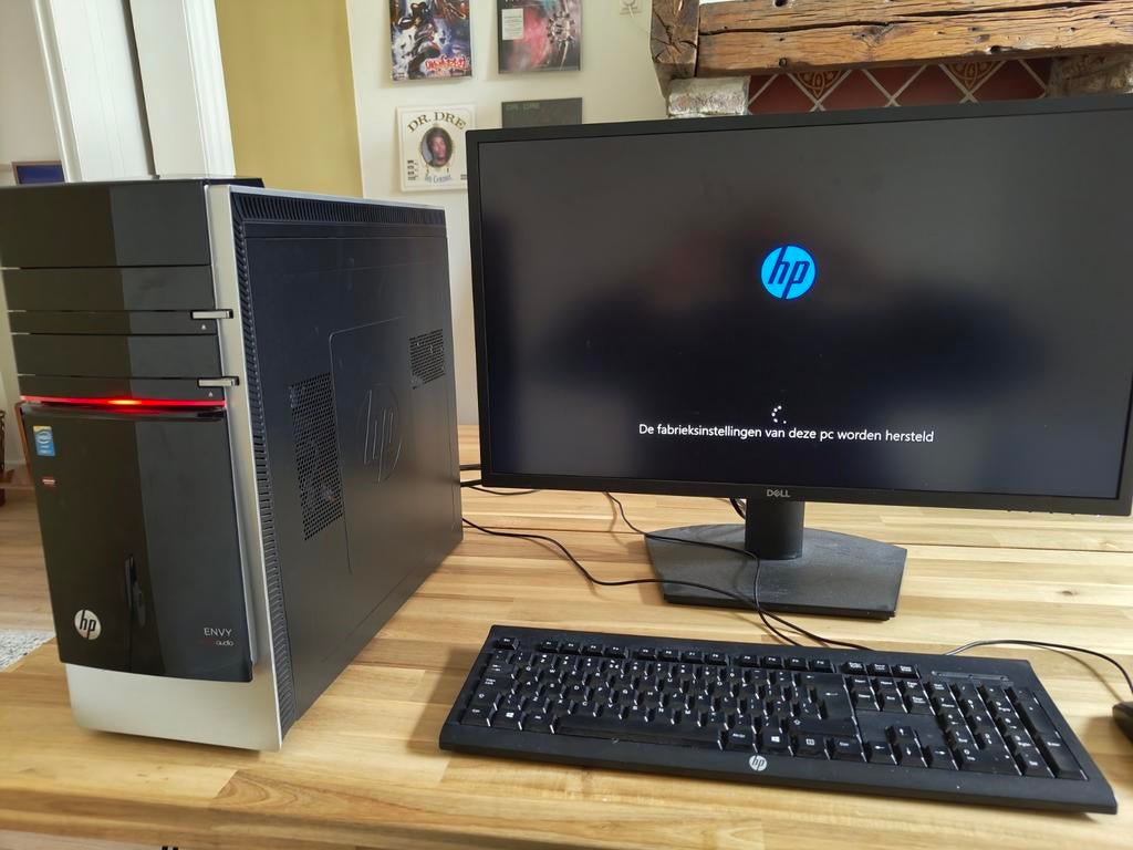 Desktop pc met monitor en randapparatuur, Computers en Software, Desktop Pc's, Gebruikt, 3 tot 4 Ghz, HDD, SSD, 16 GB, Met monitor