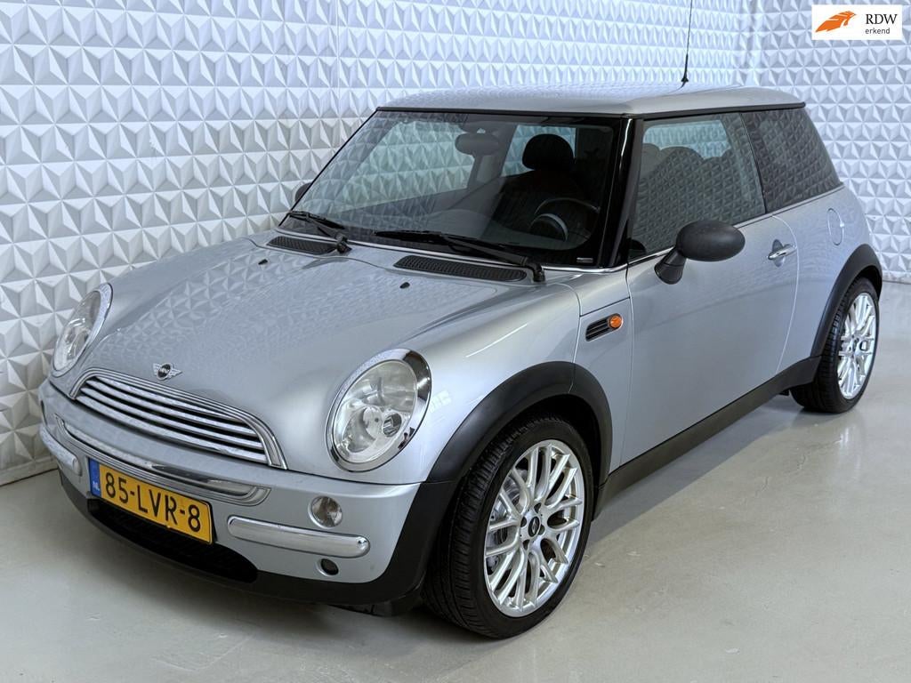 Mini Mini 1.6 One Airco Sportvelgen Stoelverwarming (2004), Auto's, Voorwielaandrijving, 15 km/l, 4 cilinders, 4 stoelen