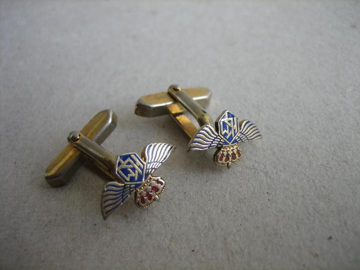 Vintage manchetknopen KLM oude logo luchtvaart, Verzamelen, Luchtvaart en Vliegtuigspotten, Zo goed als nieuw, Kaart, Foto of Prent