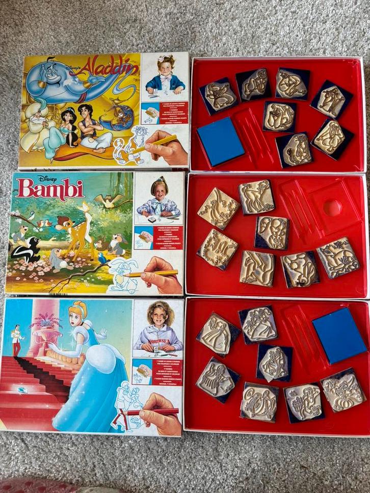 DISNEY STEMPELDOZEN BAMBI, ASSEPOESTER EN ALADDIN, Hobby en Vrije tijd, Knutselen, Zo goed als nieuw, Ophalen of Verzenden