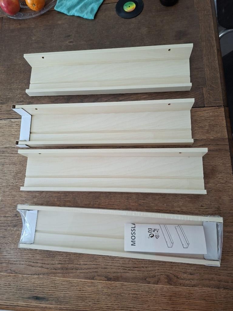 4 IKEA Mosslanda plankjes, Huis en Inrichting, Ophalen, Zo goed als nieuw