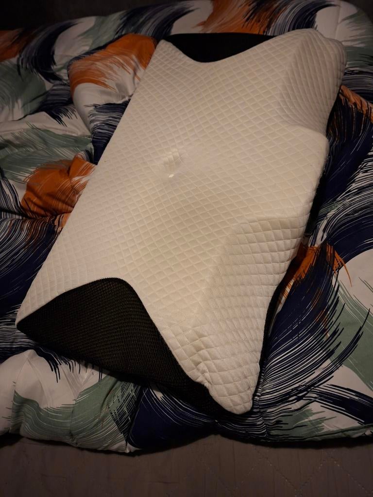 Comfortabel ergonomisch kussen, Huis en Inrichting, Woonaccessoires | Kussens, Zo goed als nieuw, Wit, Ophalen of Verzenden