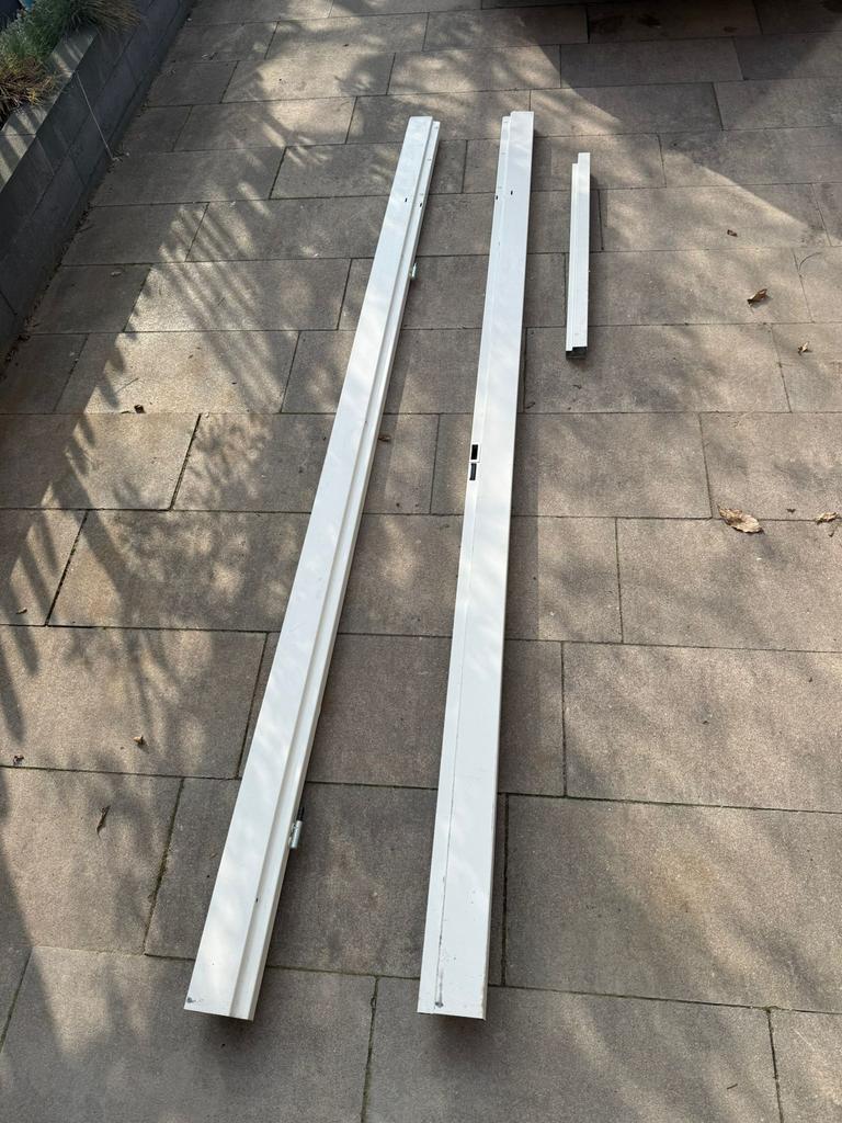 Stalen kozijn opdekdeur met bovenlicht 83 cm – verstelbaar, Doe-het-zelf en Verbouw, Kozijnen en Schuifpuien, Deurkozijn, Zo goed als nieuw