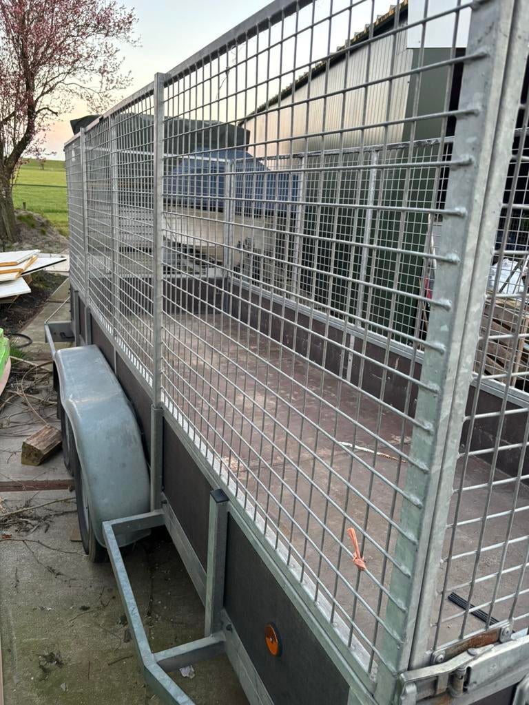Tandemas/schamel aanhanger met loof rekken. 2000kg, Ophalen, Zo goed als nieuw