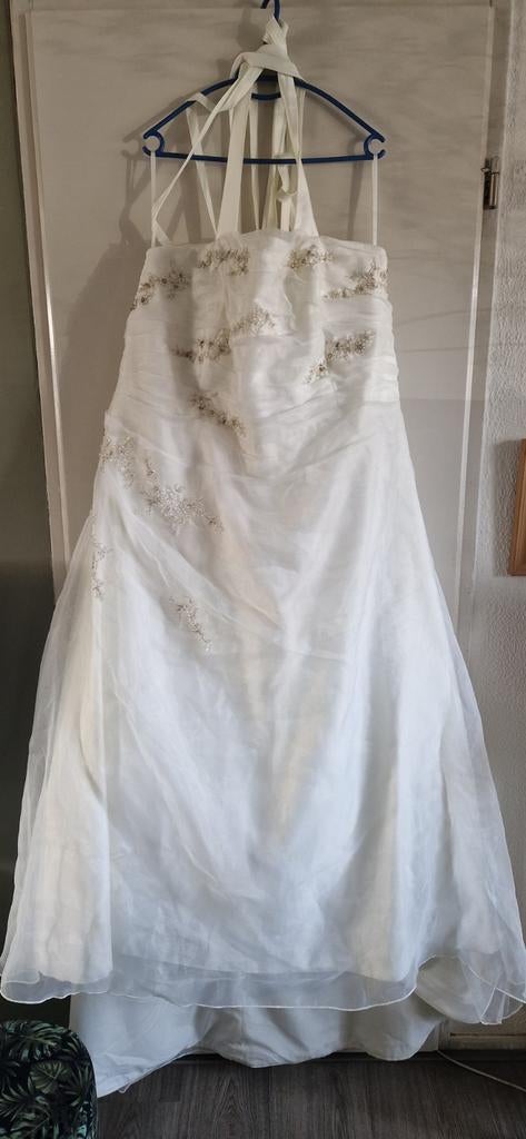 Trouwjurk maat 50-58 met vetersluiting, tule en kralen, Ophalen of Verzenden, Gedragen, Wit, Trouwjurk