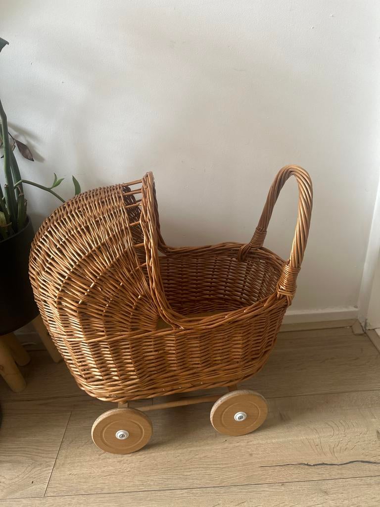 Rotan Loopwagen / Kinderwagen voor Kinderen, Ophalen, Zo goed als nieuw, Jongen of Meisje