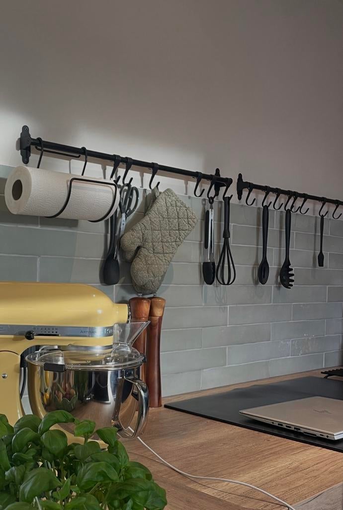 IKEA Hultarp stangen met haakjes en keukenrolhouder, zwart, Ophalen, Overige typen, IKEA, Zo goed als nieuw