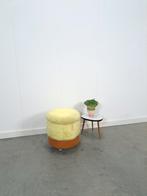 Gele fluffy poef, opbergkruk, wasmand op wielen vintage, Stof, Minder dan 50 cm, Gebruikt, Vintage poef