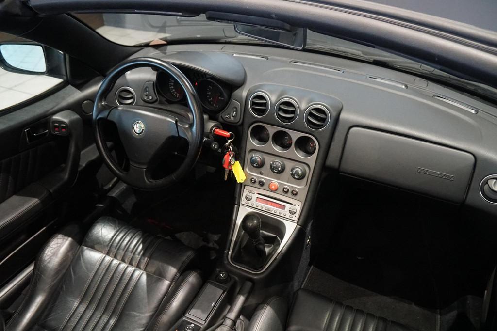 Alfa Romeo Spider 2.0 JTS + LEDER / BLUETOOTH AUDIO, Auto's, Alfa Romeo, 1380 kg, Gebruikt, 4 cilinders, Cabriolet