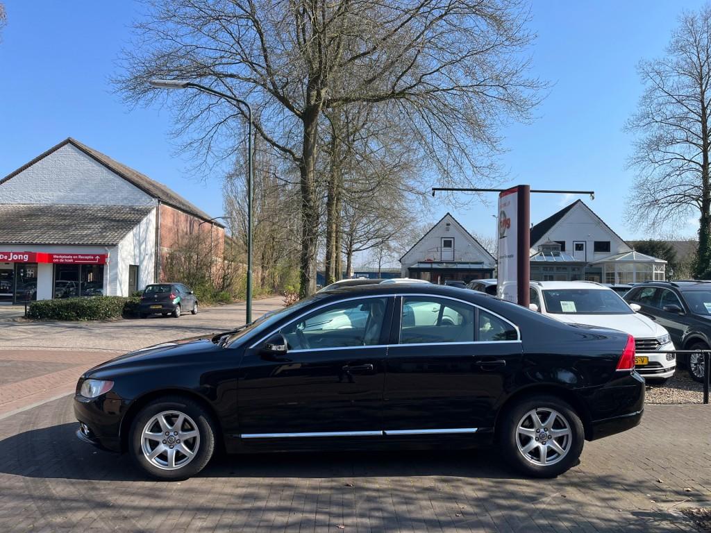 Volvo S80 2.0 145PK / LEDER / NAVI / PDC / CRUISE CTR. / AIR, Auto's, Gebruikt, Zwart, Handgeschakeld, Sedan